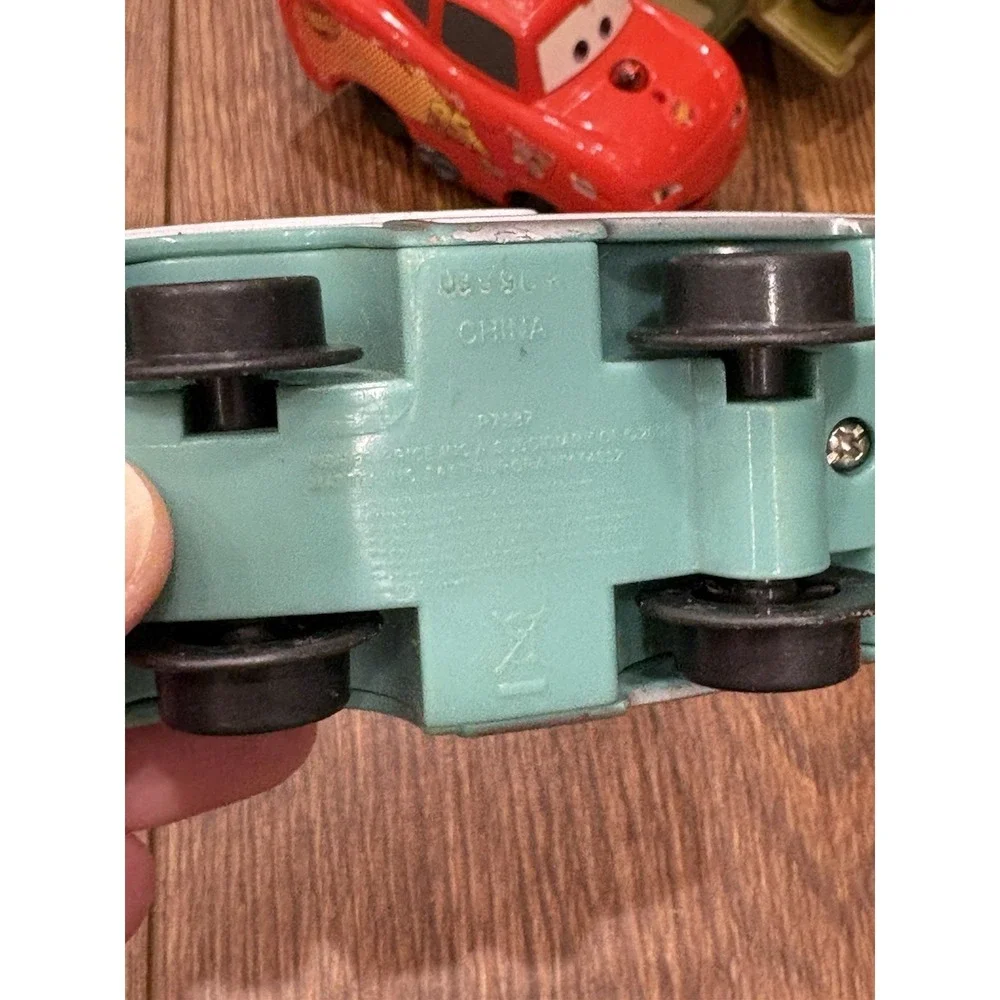 GEOTRAX Disney Pixar Cars Lightning McQueen Sarge Flo No Remote Fisher- Price